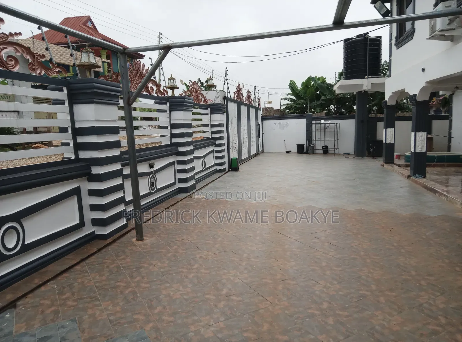 10bdrm Mansion in Brother K Estate, Kumasi Metropolitan for rent