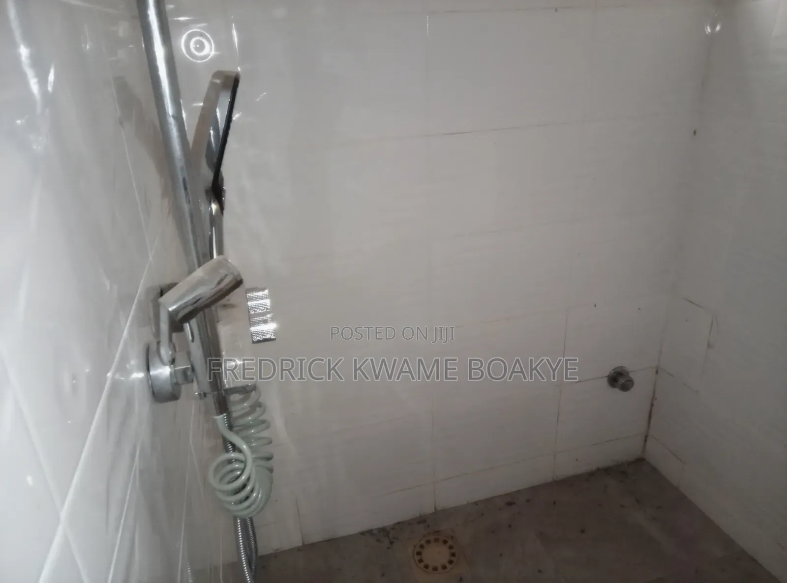 10bdrm Mansion in Brother K Estate, Kumasi Metropolitan for rent