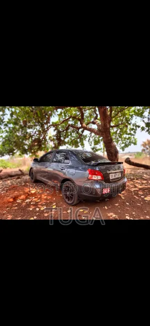 Toyota Yaris 2010 Gray