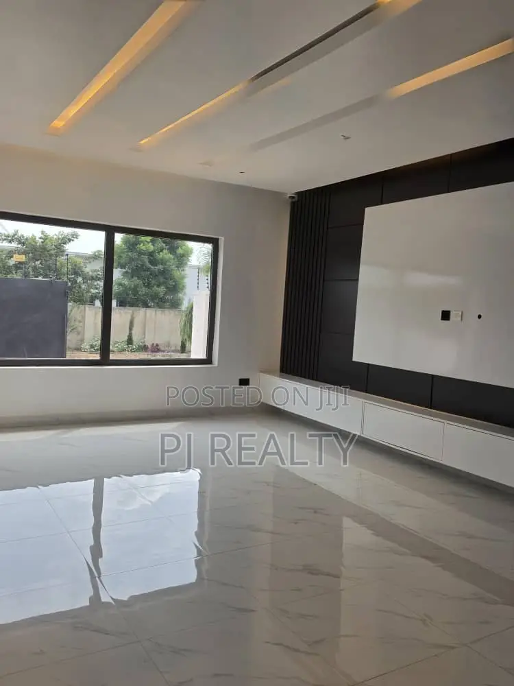 4bdrm House in Adenta for sale