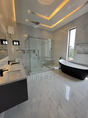 4bdrm House in Adenta for sale