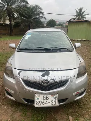 Toyota Belta 2010 Silver