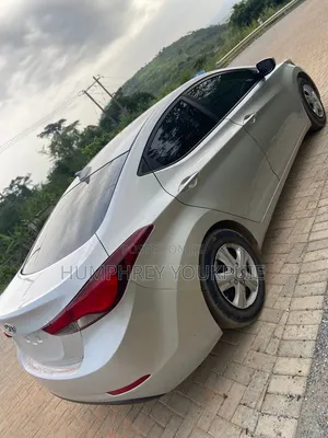 Hyundai Elantra 2016 Silver