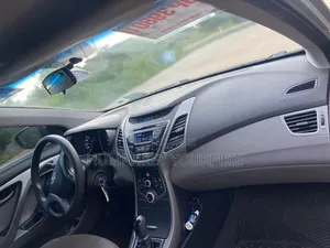 Hyundai Elantra 2016 Silver