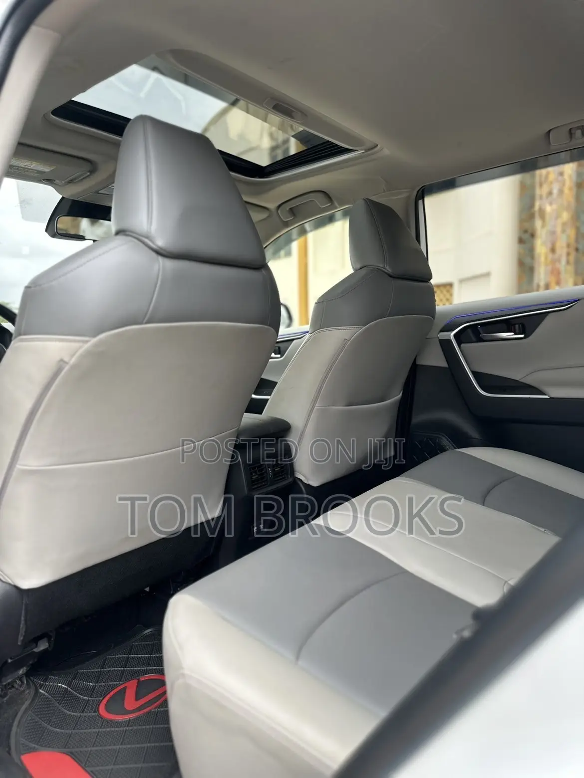 Toyota RAV4 XLE AWD 2020 White