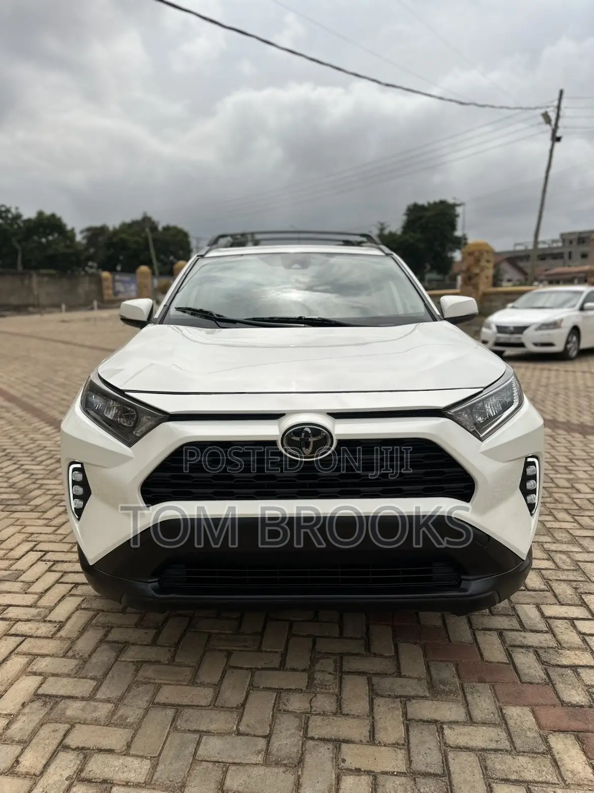 Toyota RAV4 XLE AWD 2020 White