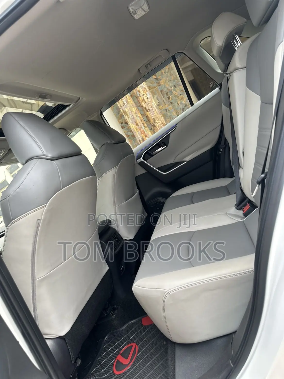 Toyota RAV4 XLE AWD 2020 White