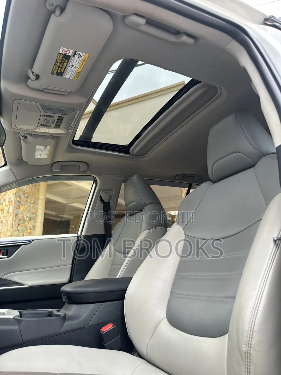 Toyota RAV4 XLE AWD 2020 White