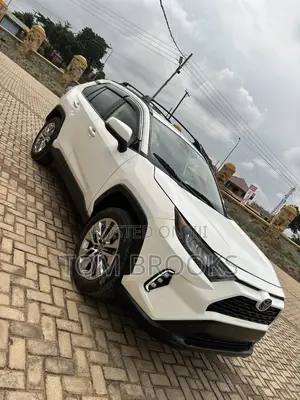 Toyota RAV4 XLE AWD 2020 White