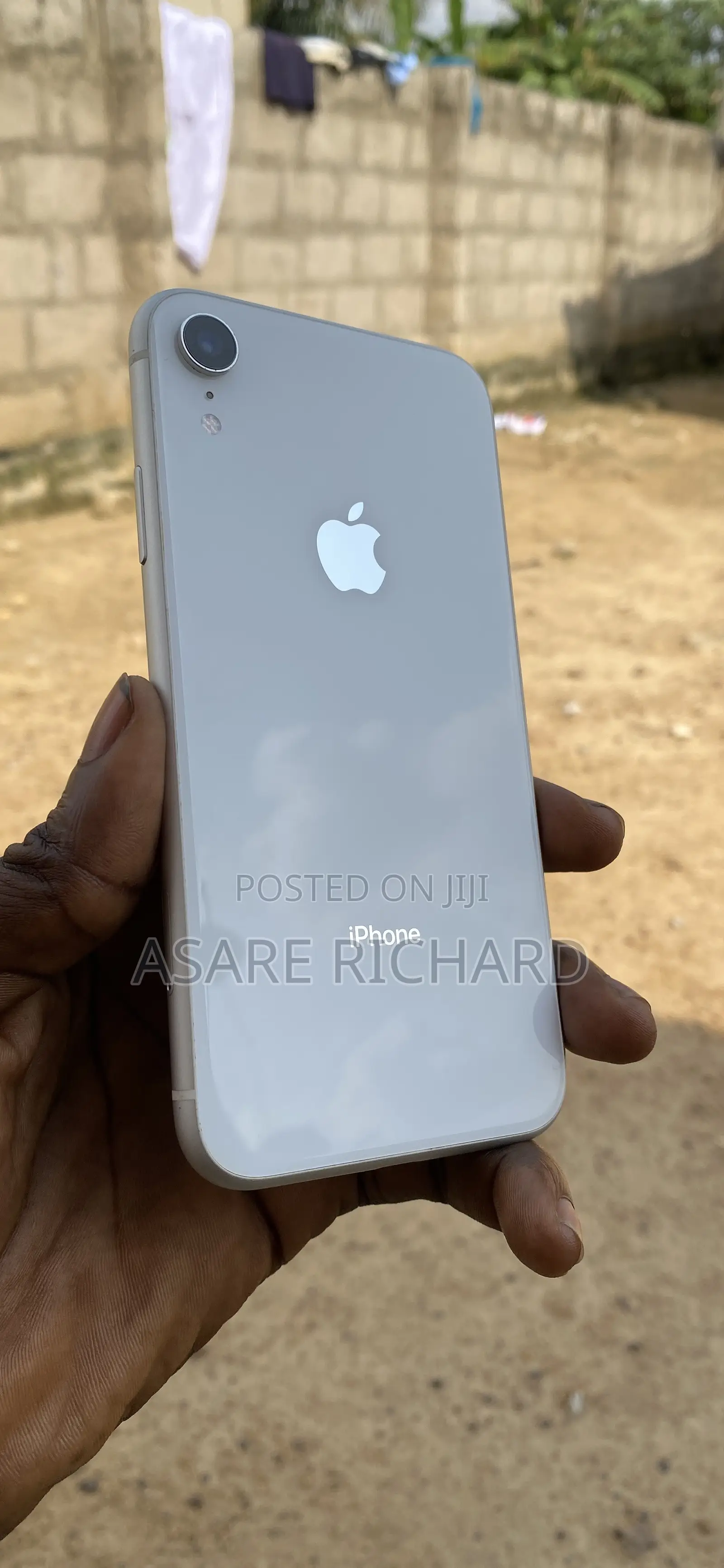 Apple iPhone XR 64 GB White