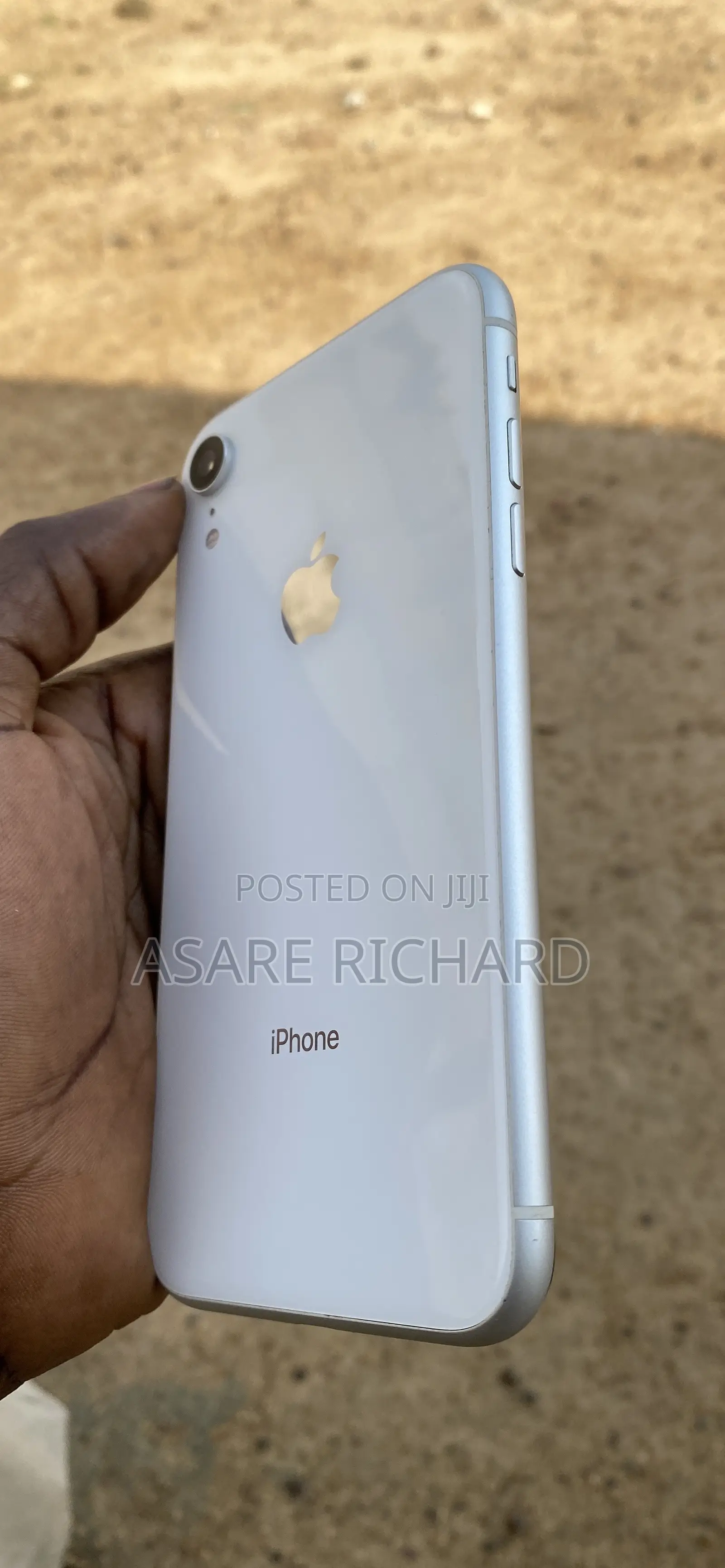 Apple iPhone XR 64 GB White
