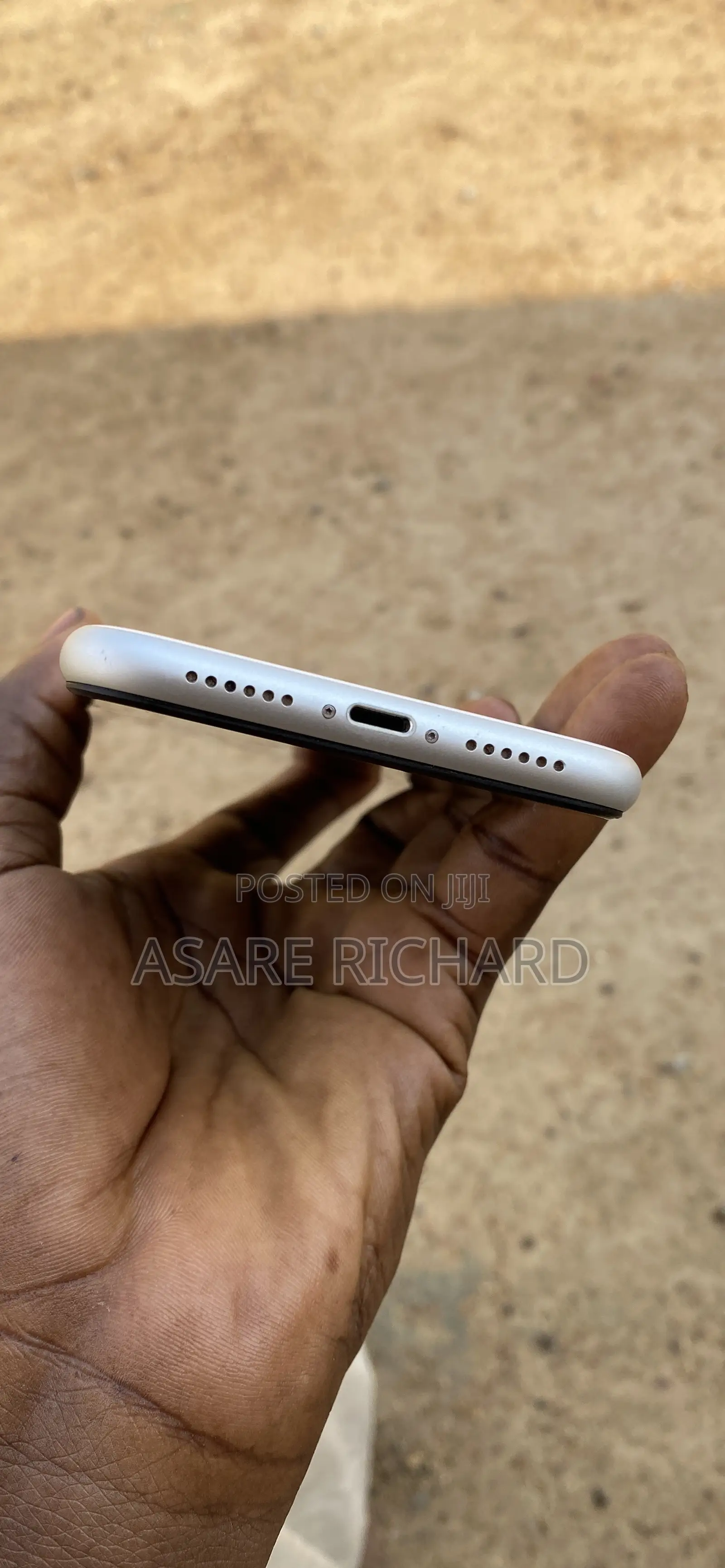 Apple iPhone XR 64 GB White