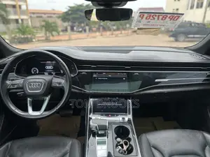 Audi Q8 2022 White