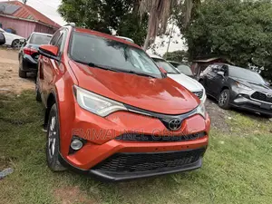 Toyota RAV4 2018 Orange