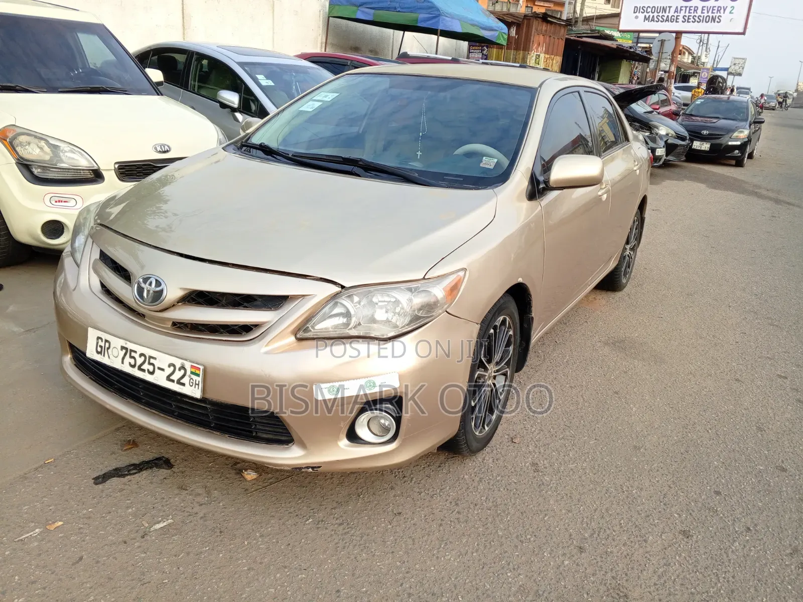 Toyota Corolla 2013 Gold