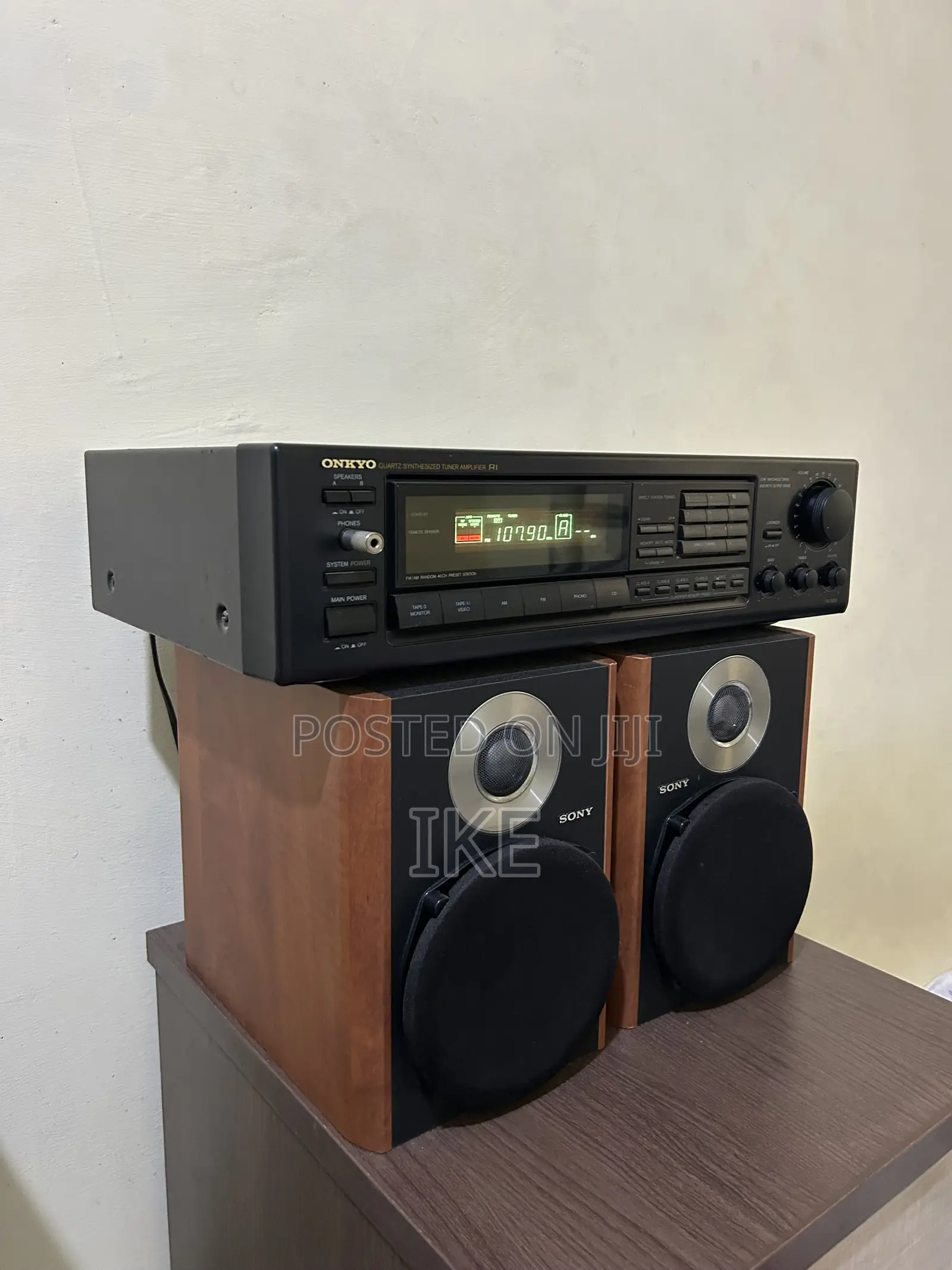 Sony Bookshelf Speaker With Onkyo Tuner Amplifier