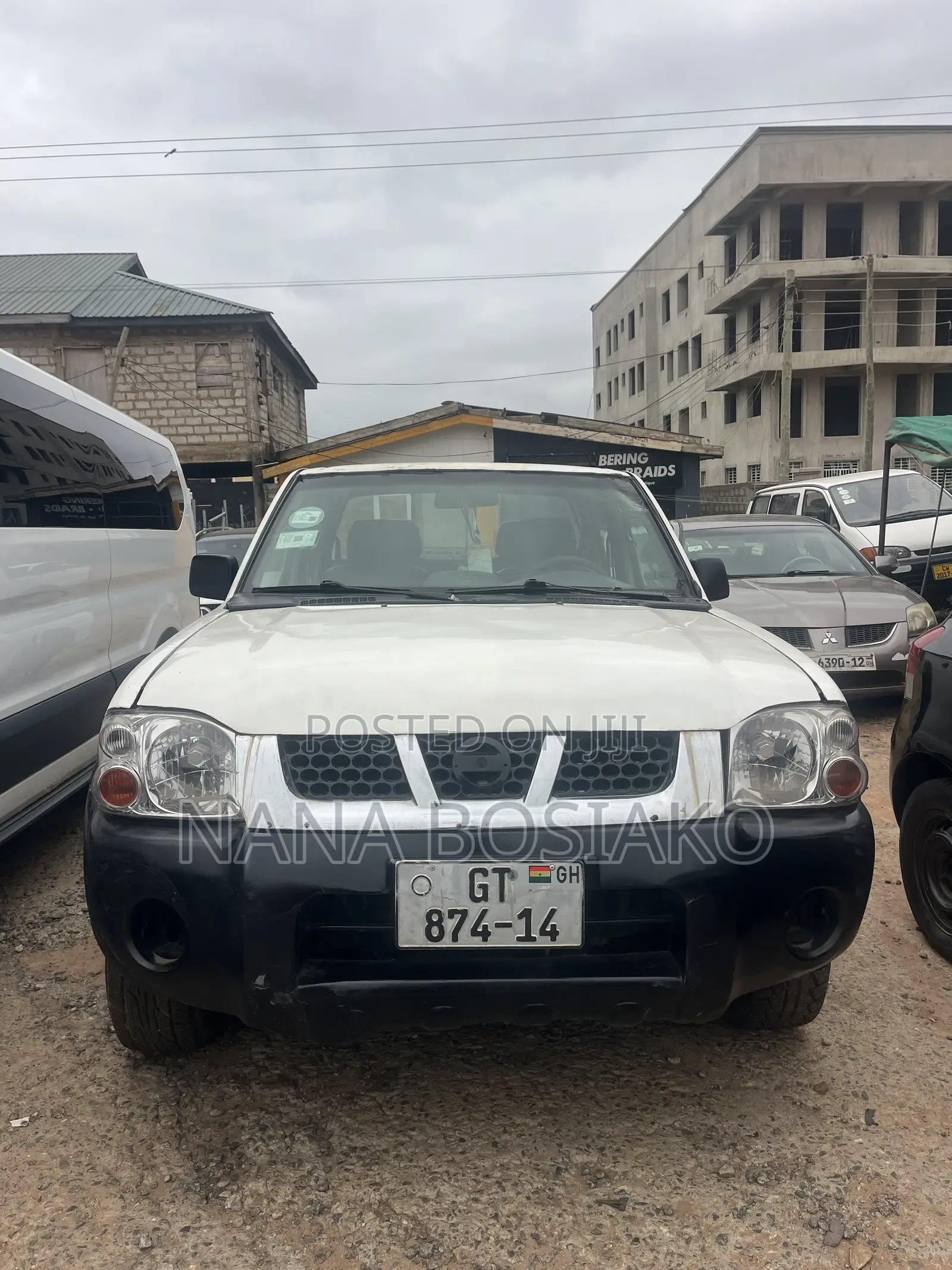 Nissan Hardbody 2011 White