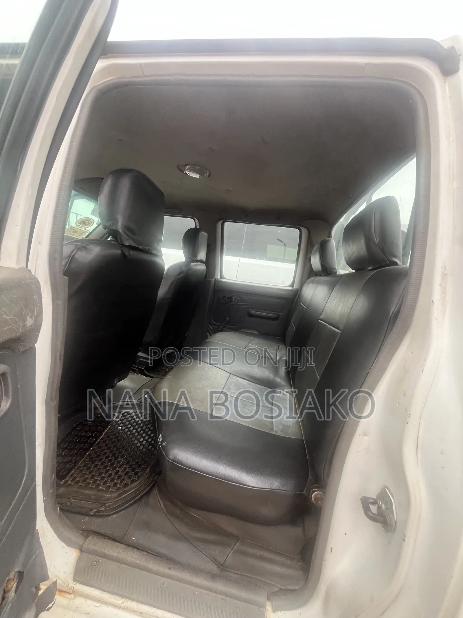 Nissan Hardbody 2011 White