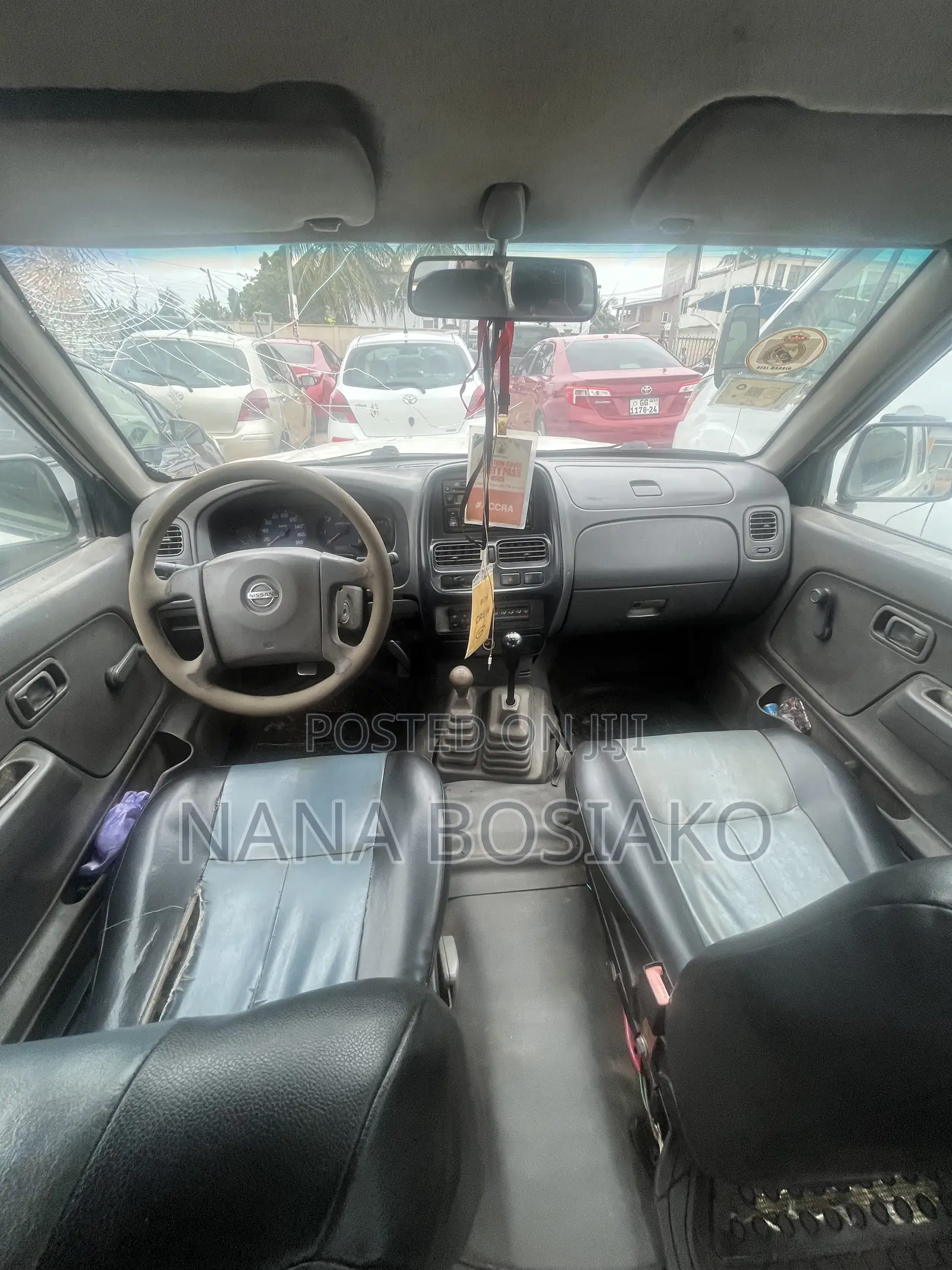 Nissan Hardbody 2011 White