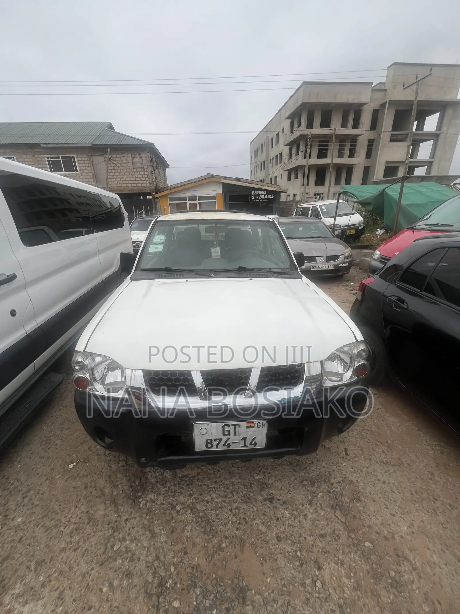 Nissan Hardbody 2011 White