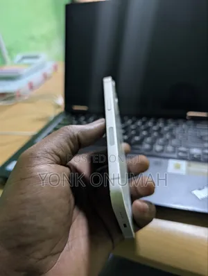 Apple iPhone 13 128 GB White