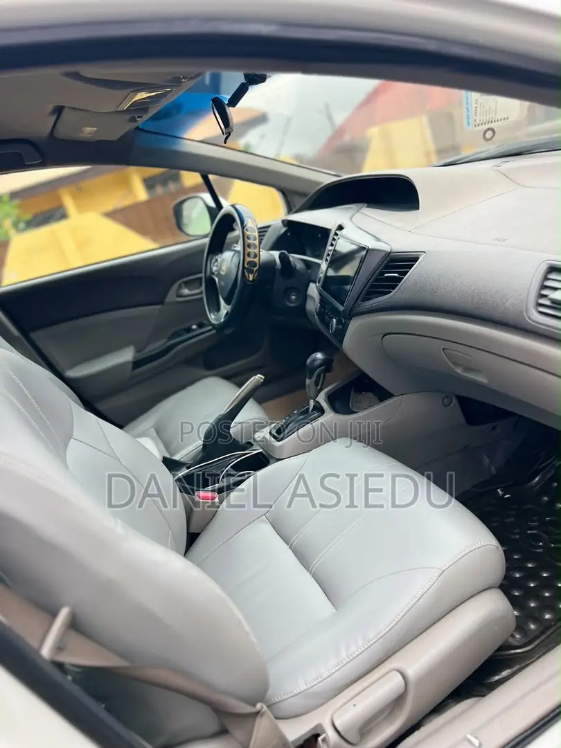 Honda Civic 1.4 5 Door Automatic 2012 White