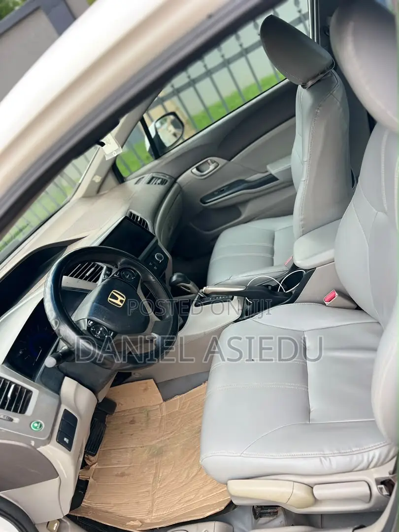 Honda Civic 1.4 5 Door Automatic 2012 White