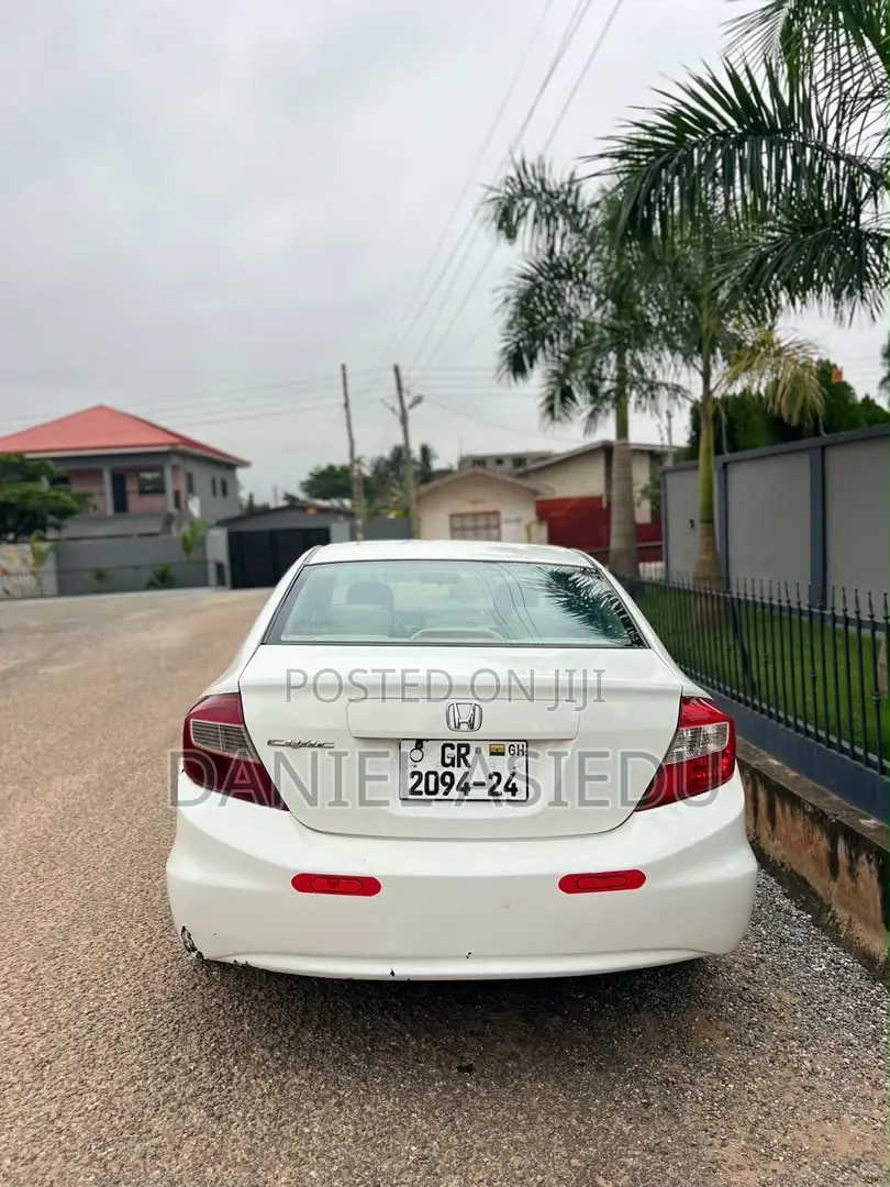 Honda Civic 1.4 5 Door Automatic 2012 White