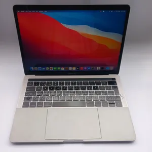 Laptop Apple MacBook Pro 2018 16GB Intel Core i7 SSD 256GB