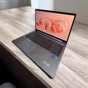 Laptop HP ZBook Firefly G8 16GB Intel Core i7 SSD 512GB