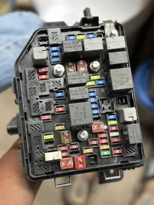 Chevrolet Spark 2016-18 Engine Fusebox