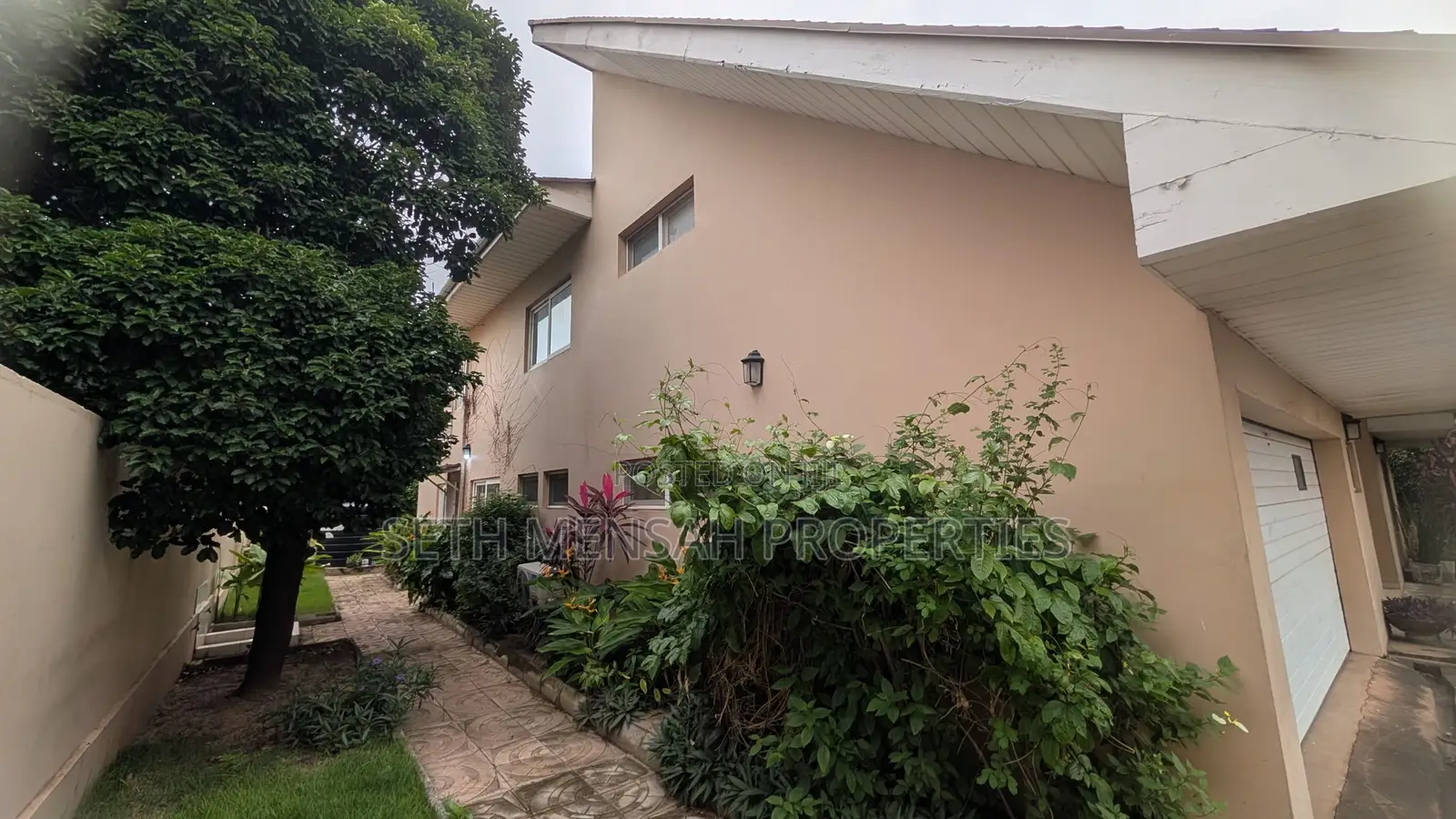 4bdrm House in 4 Bedroom House For, US Embassy Area for rent