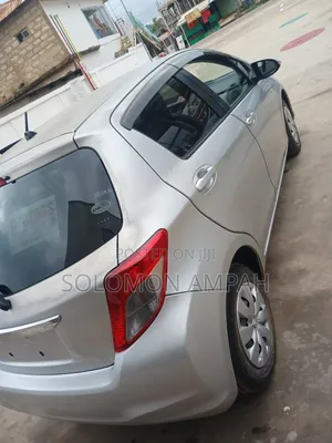 Toyota Vitz 1.0 FWD 3dr 2012 Silver