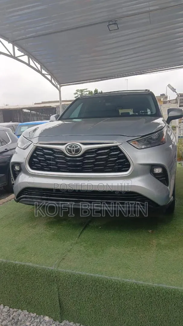 Toyota Highlander XSE 2022 Silver