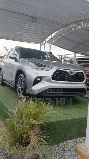 Toyota Highlander XSE 2022 Silver