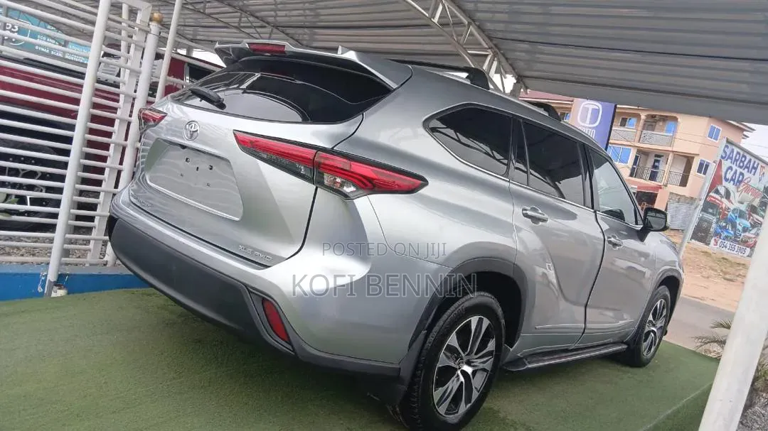 Toyota Highlander XSE 2022 Silver