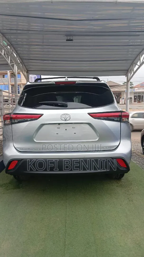 Toyota Highlander XSE 2022 Silver