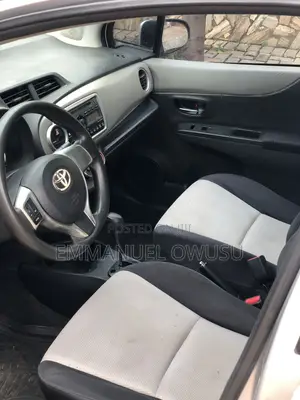 Toyota Yaris 2012 Silver