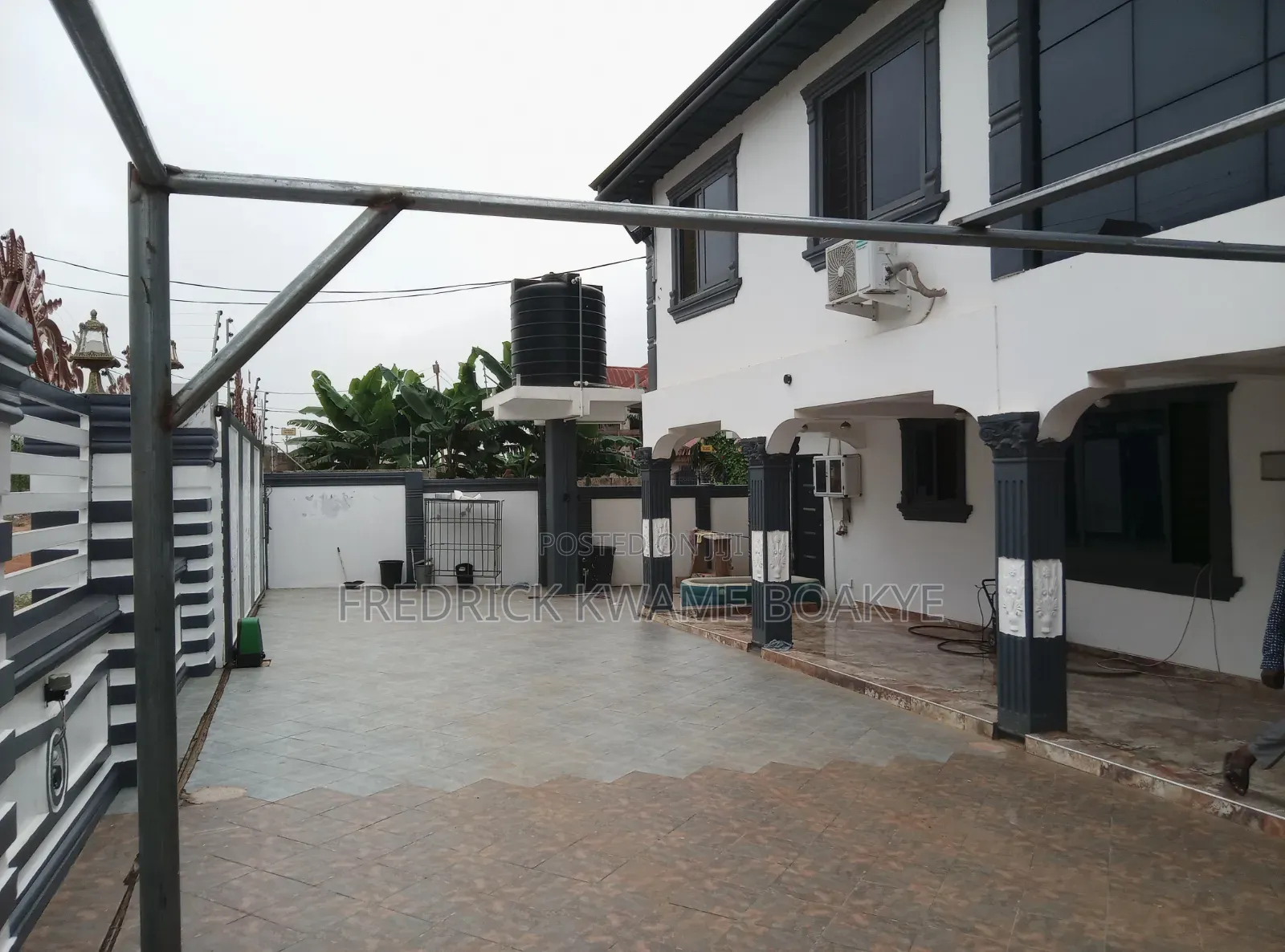 10bdrm Mansion in Brother K Estate, Kumasi Metropolitan for rent