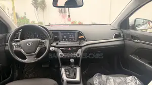 Hyundai Elantra 2017 Silver