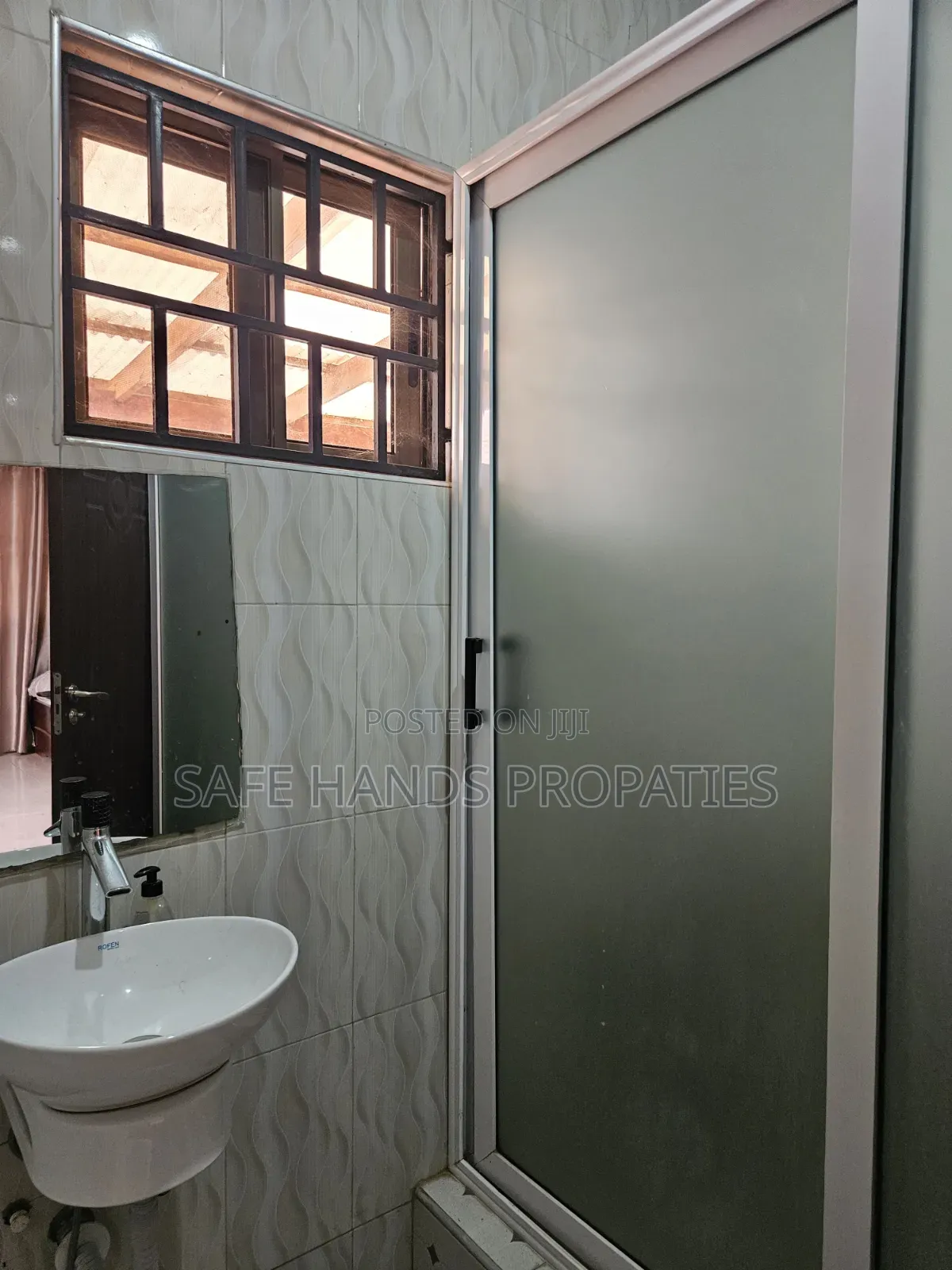 Furnished 3bdrm House in Redrow Estate, Accra Metropolitan for rent