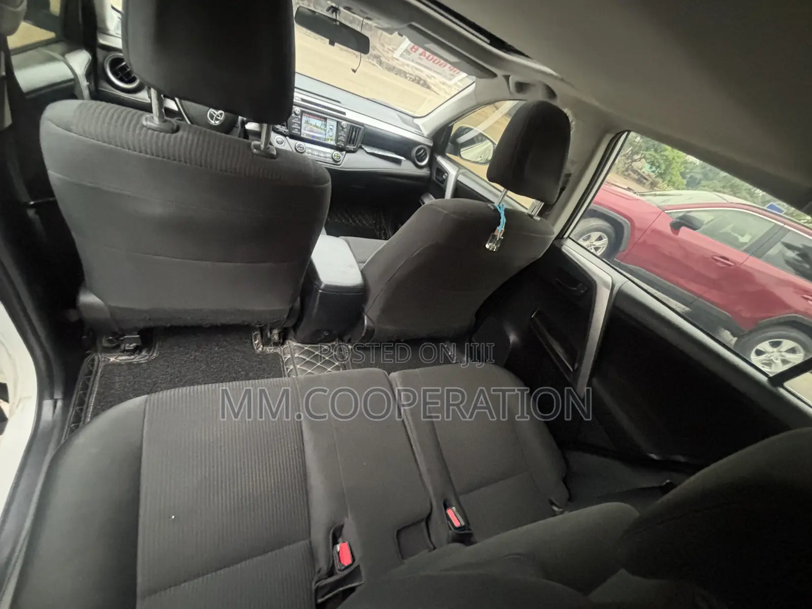 Toyota RAV4 XLE 4dr SUV AWD (2.5L 4cyl 6A) 2018 White