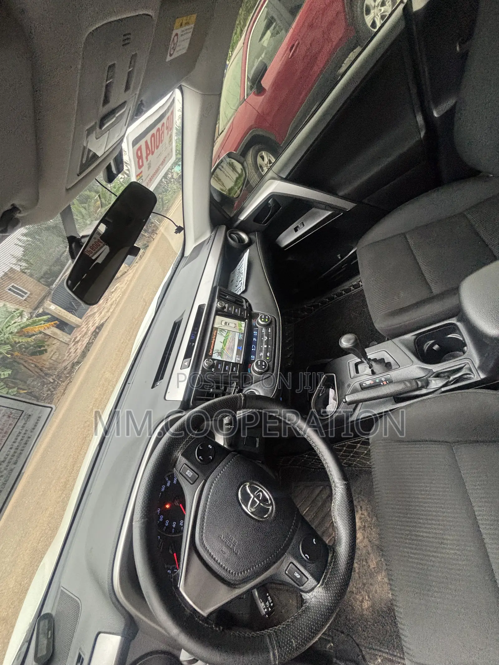 Toyota RAV4 XLE 4dr SUV AWD (2.5L 4cyl 6A) 2018 White