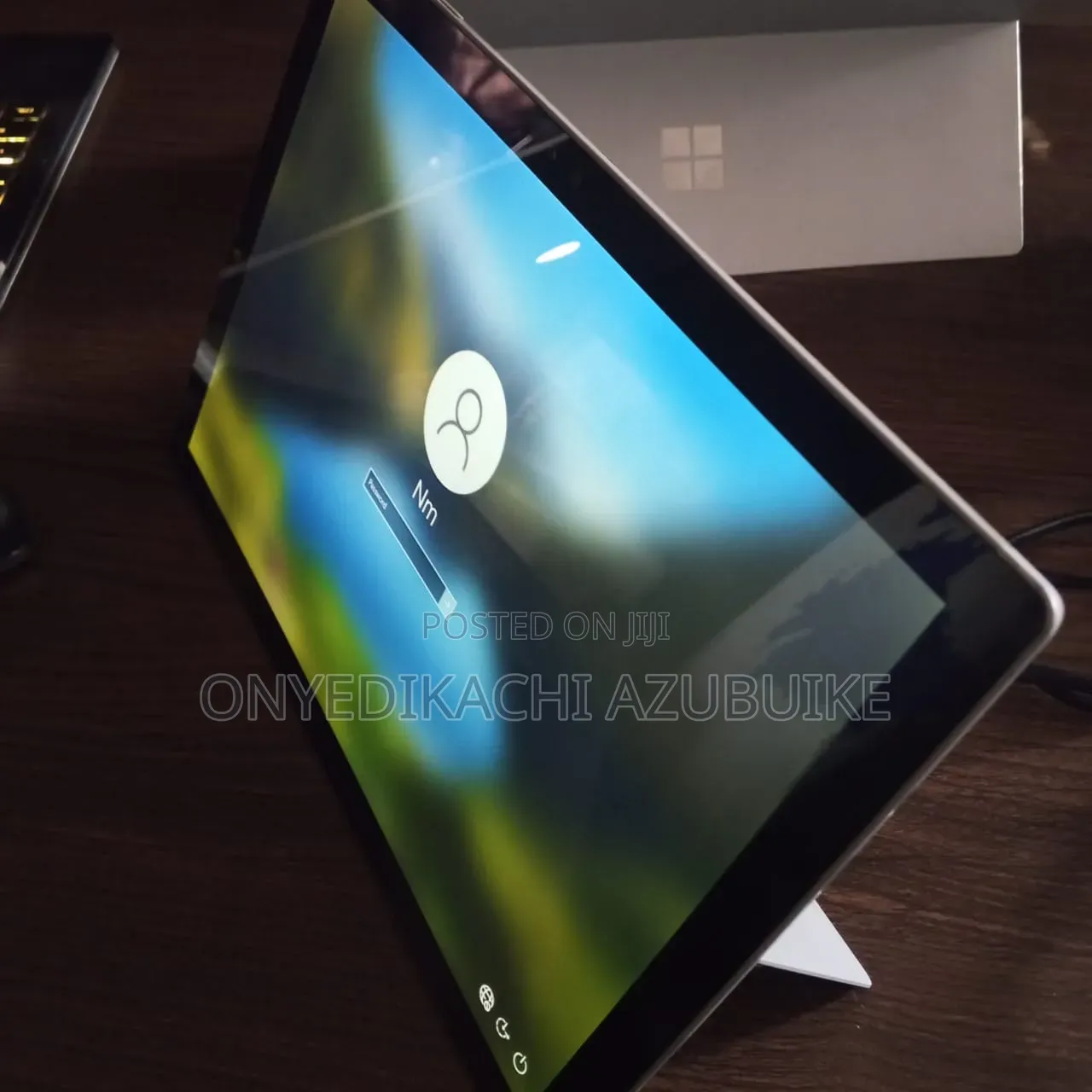 New Laptop Microsoft Surface Pro 5 8GB Intel Core i5 SSD 256GB