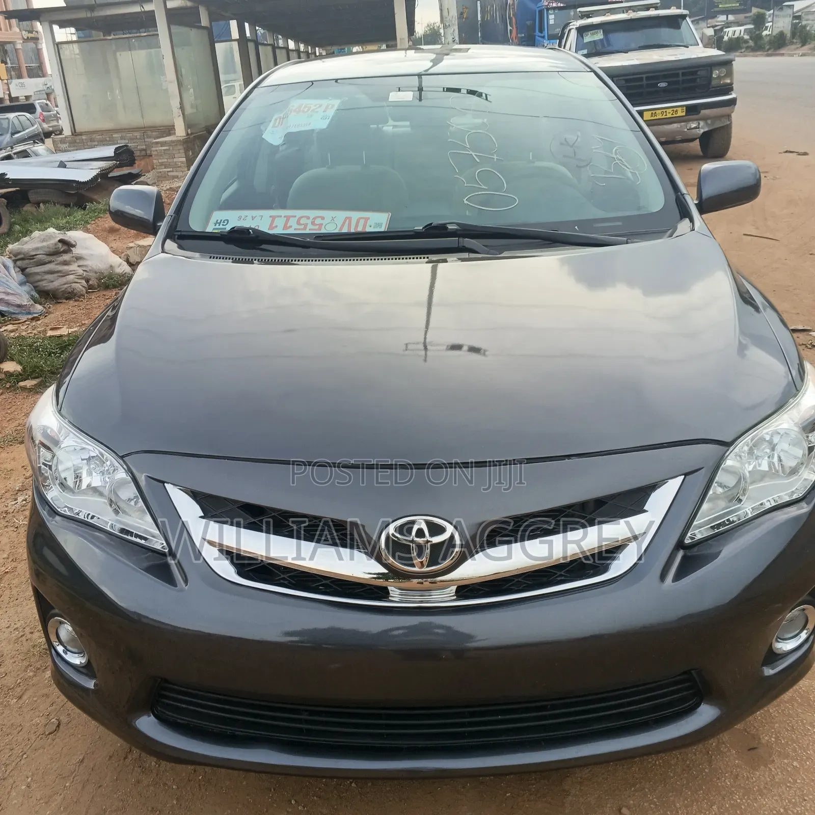 Toyota Corolla LE 4dr Sedan (1.8L 4cyl 4A) 2013 Gray