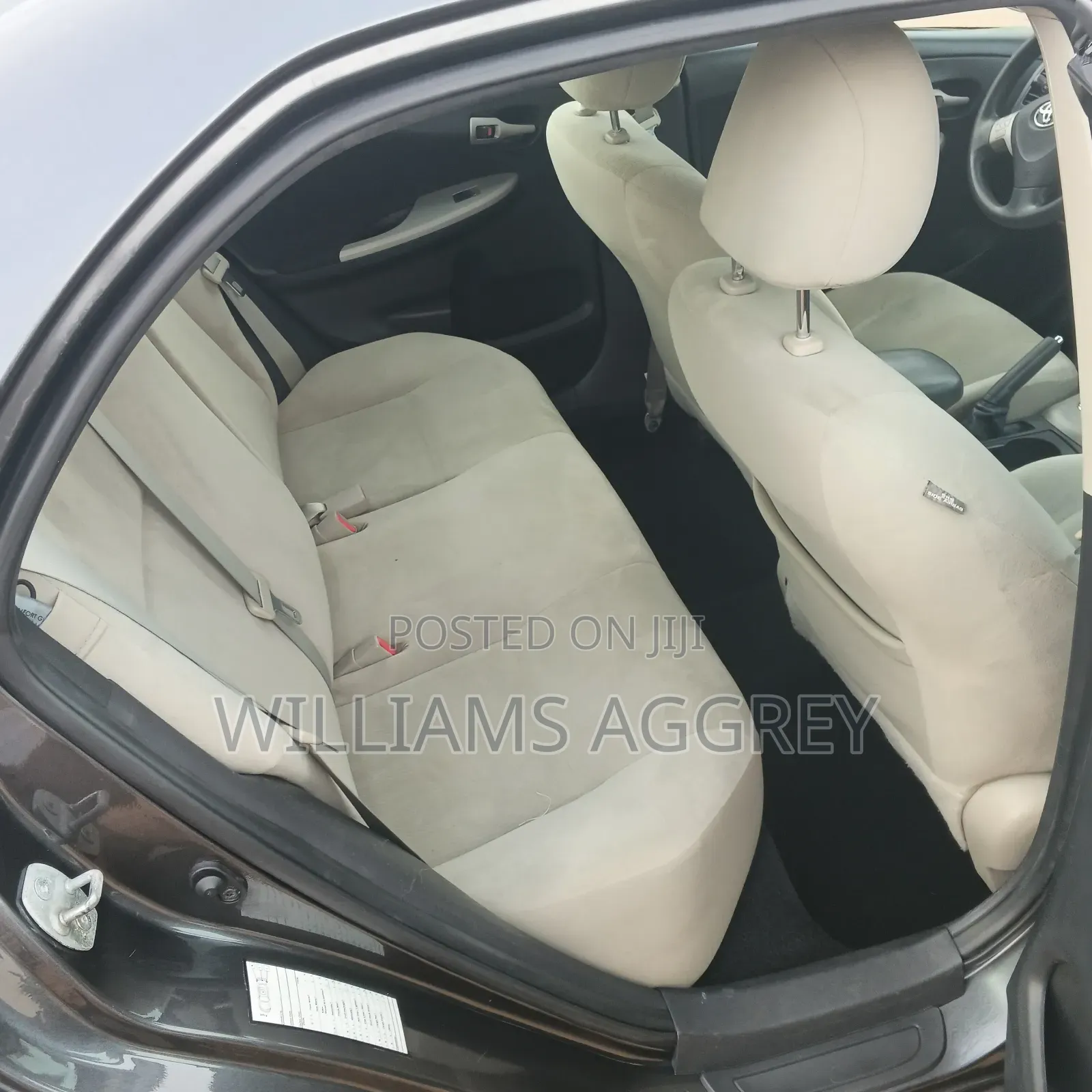 Toyota Corolla LE 4dr Sedan (1.8L 4cyl 4A) 2013 Gray