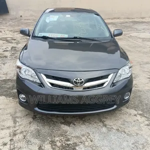 Toyota Corolla LE 4dr Sedan (1.8L 4cyl 4A) 2013 Gray
