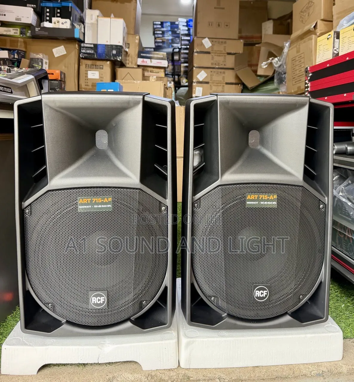 RCF Art715A Active Two-Way Monitor Speakers[Pair]