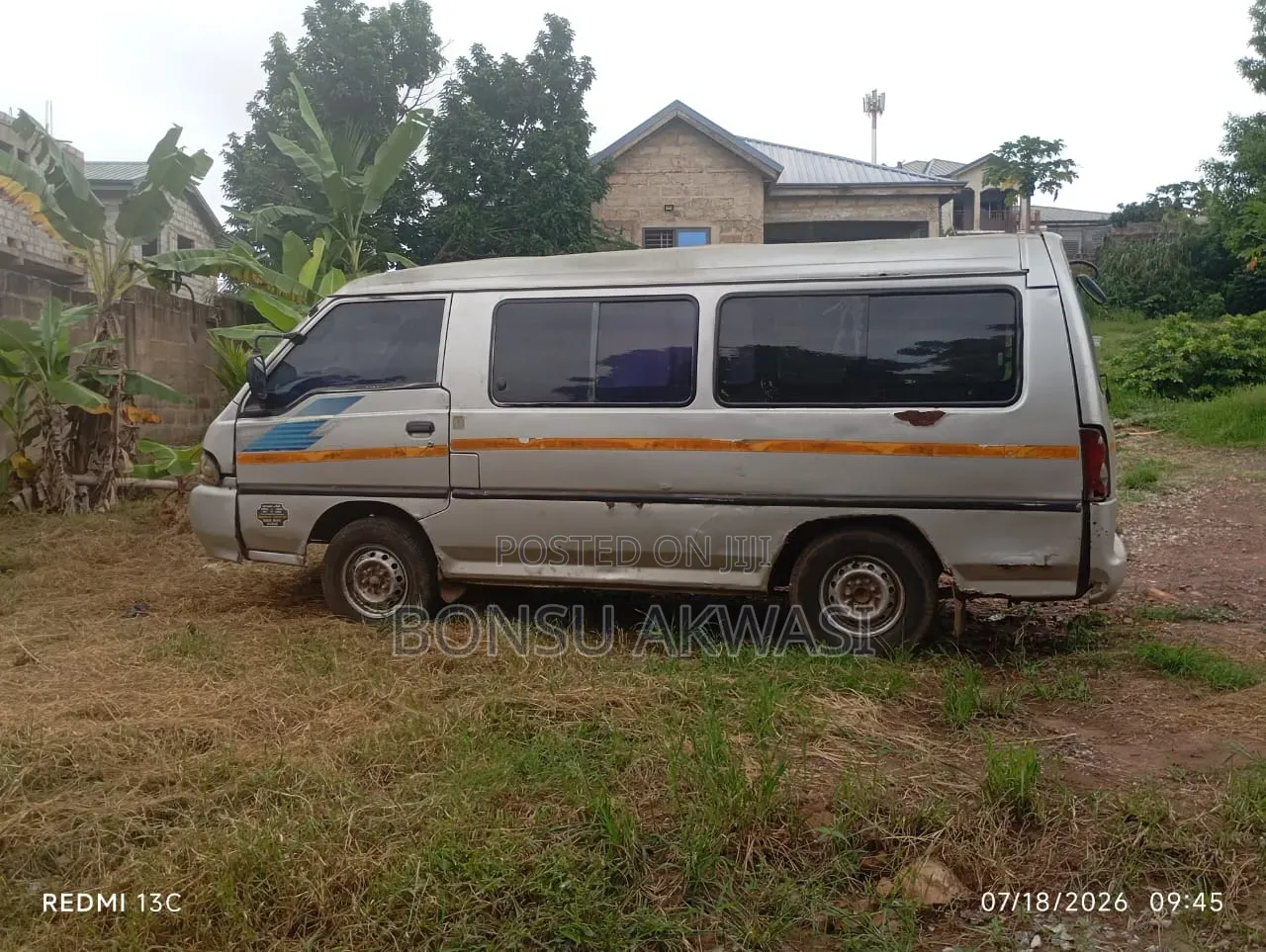 Hyundai H200 2000 Gray