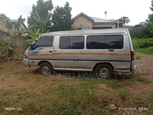Hyundai H200 2000 Gray